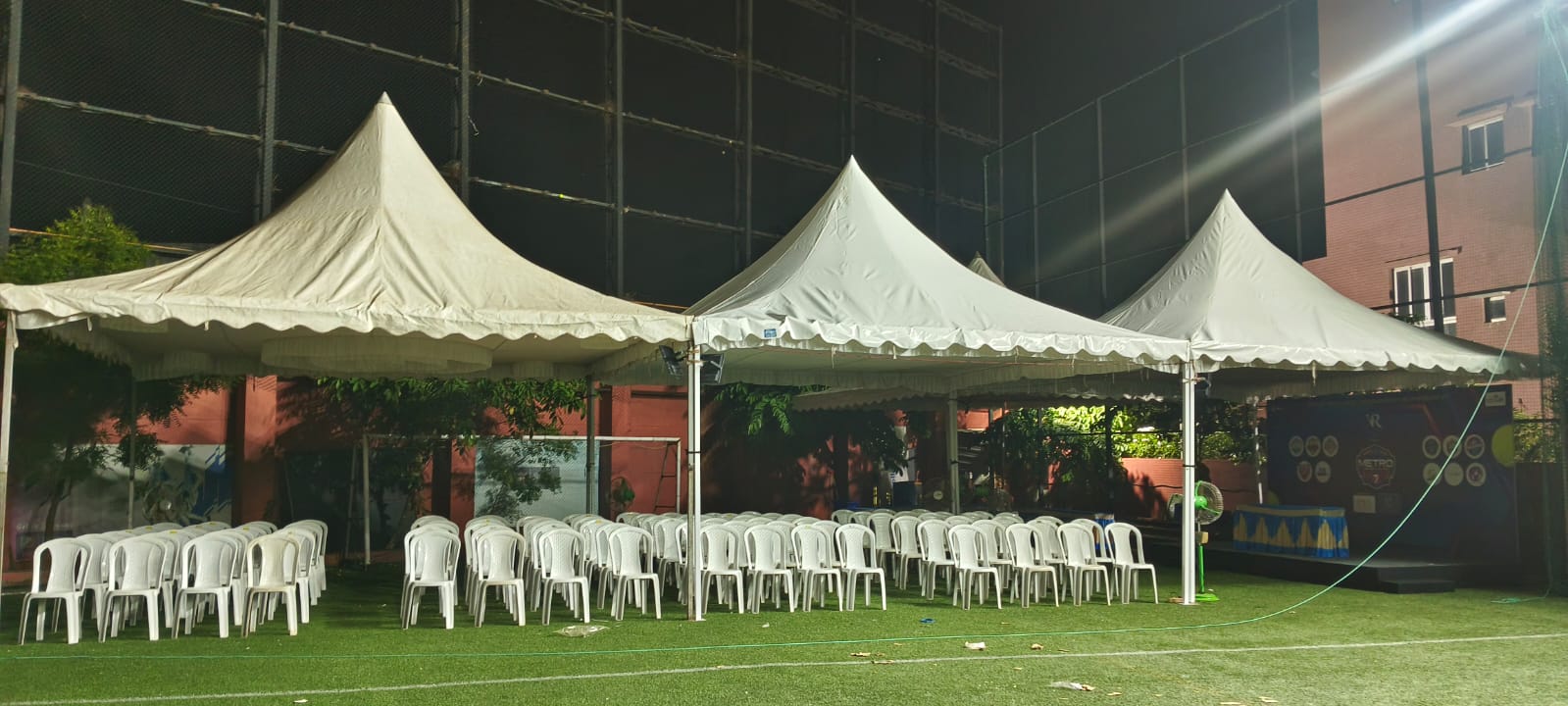 Traditional Dining Table & Seating Setup